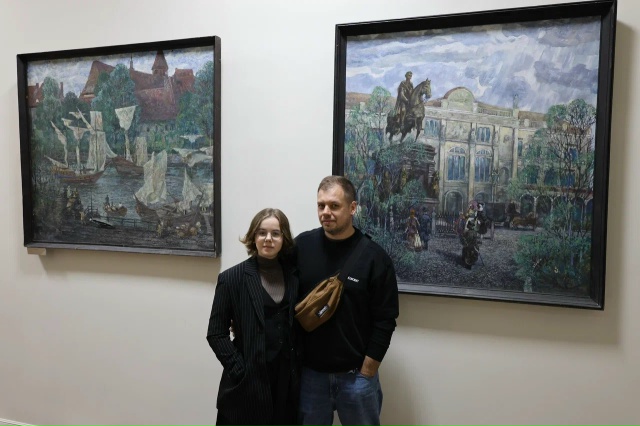 СВЯЗЬ ПОКОЛЕНИЙ В СТЕНАХ БИБЛИОТЕКИ: РЕДКИЙ ФОНД БФУ ИМ. И. КАНТА ПОСЕТИЛИ ПОТОМКИ ХУДОЖНИКА АЛЕКСАНДРА БАЛАБАЕВА