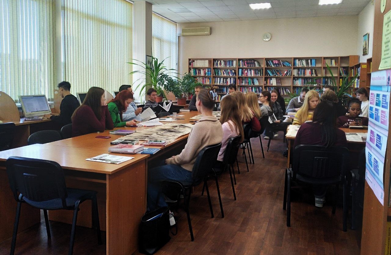 АЛЕКСАНДР САЛЕНКО: СЕМИНАРСКОЕ ЗАНЯТИЕ В СТЕНАХ ЮРИДИЧЕСКОЙ БИБЛИОТЕКИ