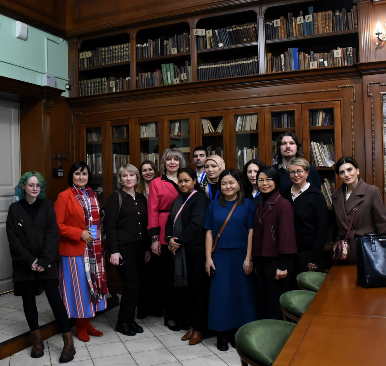 ФИНАЛИСТЫ ПЕДАГОГИЧЕСКОЙ ОЛИМПИАДЫ ПО РУССКОМУ ЯЗЫКУ ПОСЕТИЛИ ЗАЛ РЕДКОЙ КНИГИ