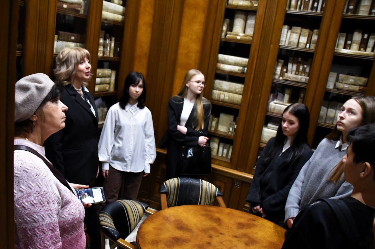 ЗАЛ РЕДКОЙ КНИГИ БФУ ИМ. И. КАНТА ВНОВЬ ОТКРЫЛ СВОИ ФОНДЫ ДЛЯ БУДУЩИХ БИОТЕХНОЛОГОВ